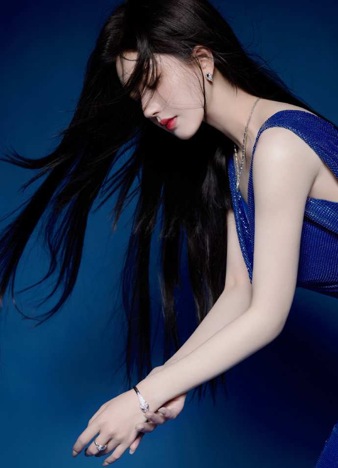 色噜噜aA片观看免费AYX爱游戏APP(图1)